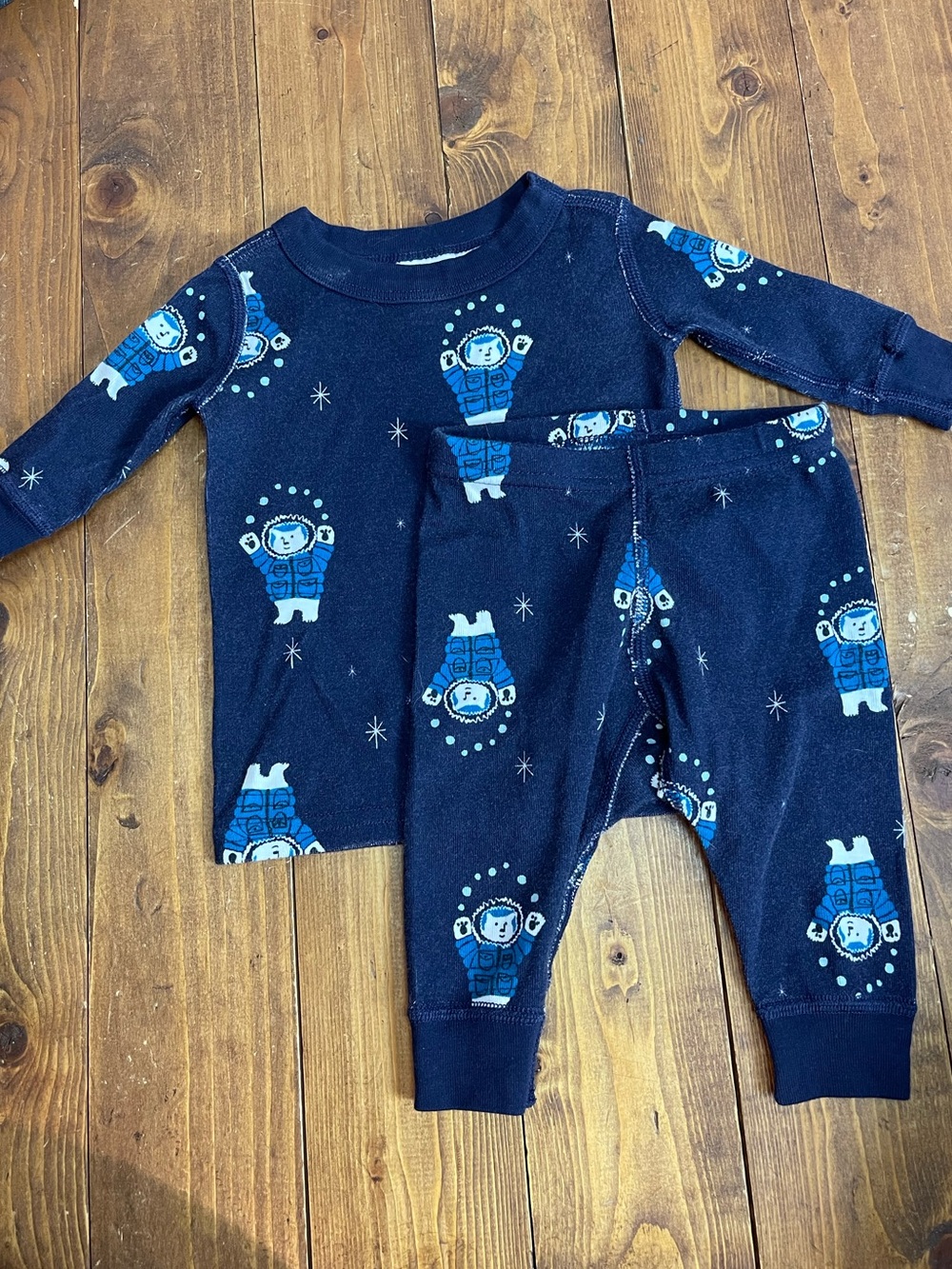 Hanna Andersson size 0-3 months navy blue bear print pajamas